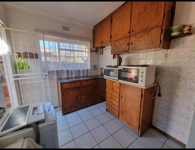 2 BEDROOM HOUSE FOR SALE IN FLORENTIA